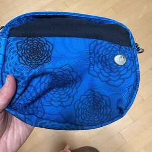 Haiku’s Blue Floral Patterned Crossbody Bag